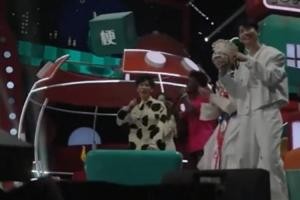 历史性时刻speed终于见到大张伟 两人合唱《阳光彩虹小白马》