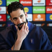 开云官网-小吧译言家|阿莫林专访：想在曼联干满20年 按照标准干就完事了