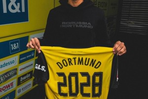 图片报：解决中卫危机，多特计划提拔小将马内&amp;从皇马引进阿瓜多