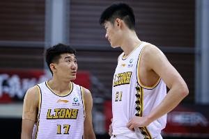 开云体育-差距明显！广厦半场篮板25-16领先北京 前场板11-4接近三倍